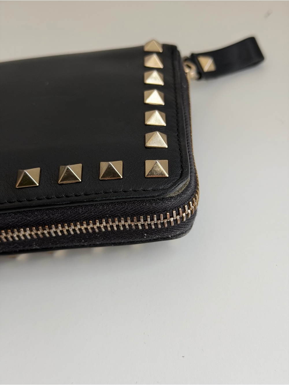 Authentic Valentino Garavani Rockstud Black Leather Wallet - Picture 9 of 11